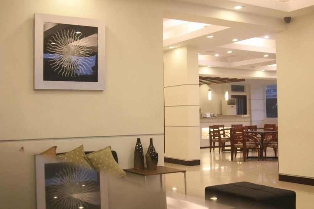 Negrense Suites Bacolod Extérieur photo