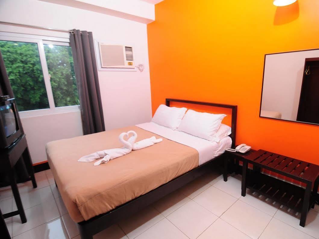Negrense Suites Bacolod Extérieur photo